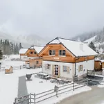 Haus Laura Chalet *