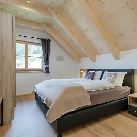 シャレー Haus Laura